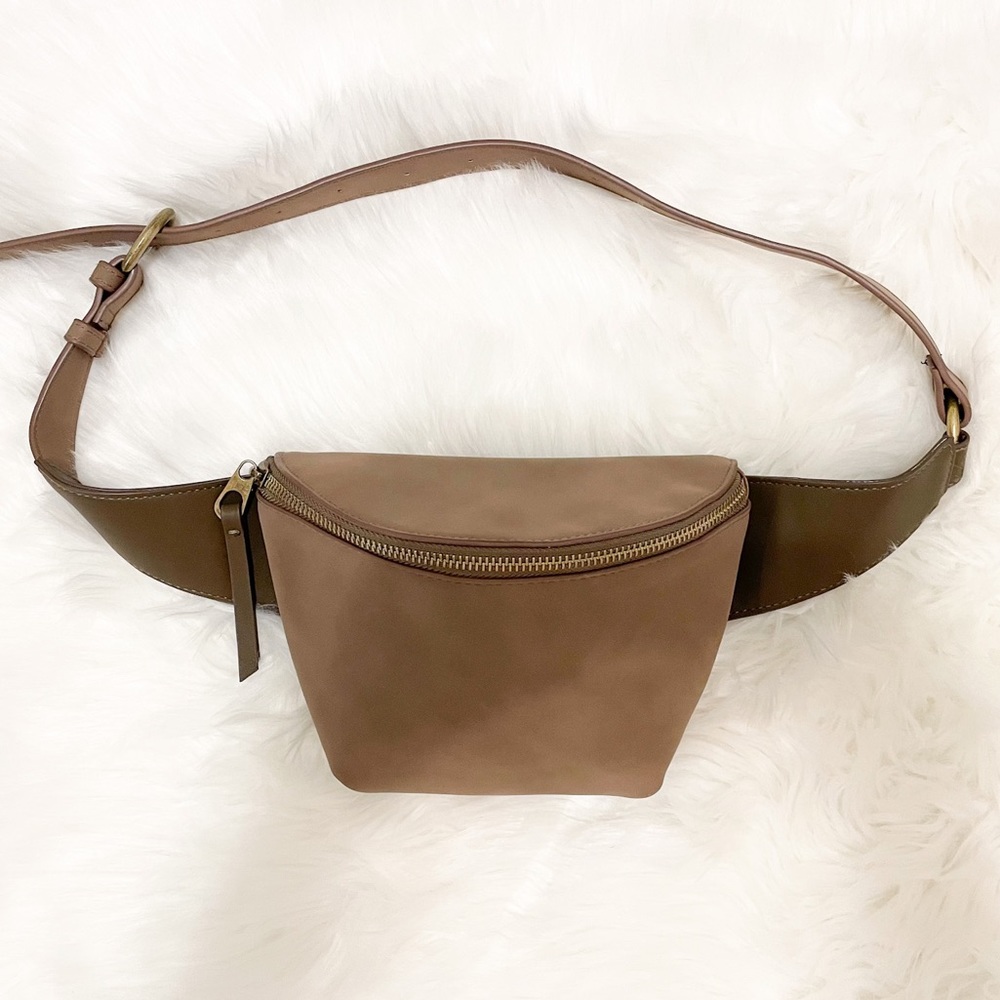 Universal Thread Fanny Pack